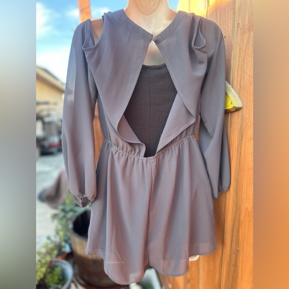 Cute Ooh La La Long Sleeve Romper Size Small - Picture 6 of 8